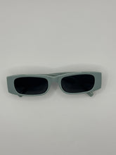Load image into Gallery viewer, D sunglasses
